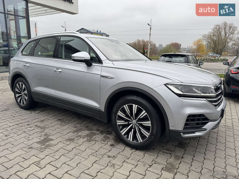 Позашляховик / Кросовер Volkswagen Touareg 2019 в Хмельницькому