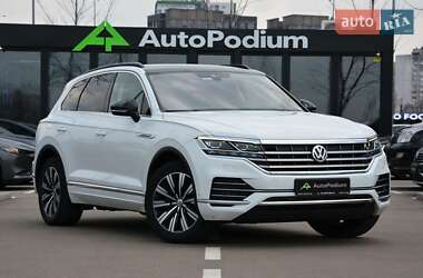 Позашляховик / Кросовер Volkswagen Touareg 2019 в Києві