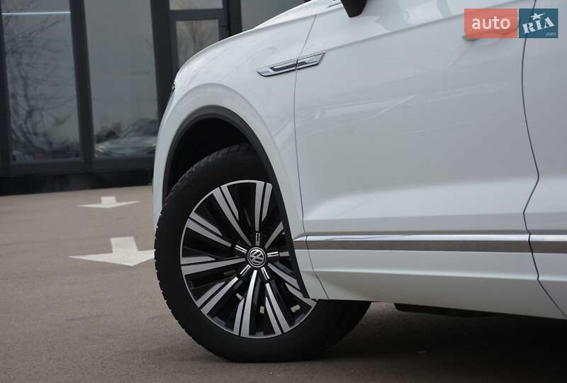 Позашляховик / Кросовер Volkswagen Touareg 2019 в Києві фото 7 Позашляховик / Кросовер Volkswagen Touareg 2019 в Києві