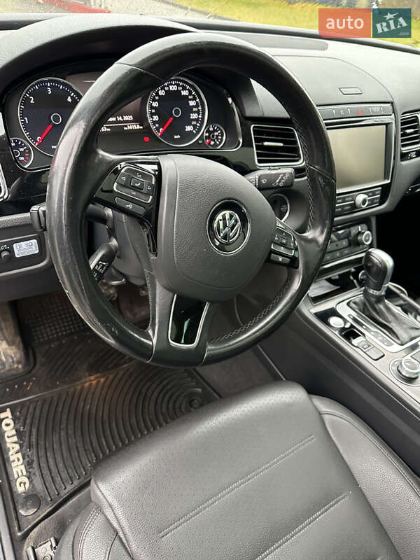 Внедорожник / Кроссовер Volkswagen Touareg 2015 в Тернополе