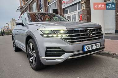 Позашляховик / Кросовер Volkswagen Touareg 2020 в Києві