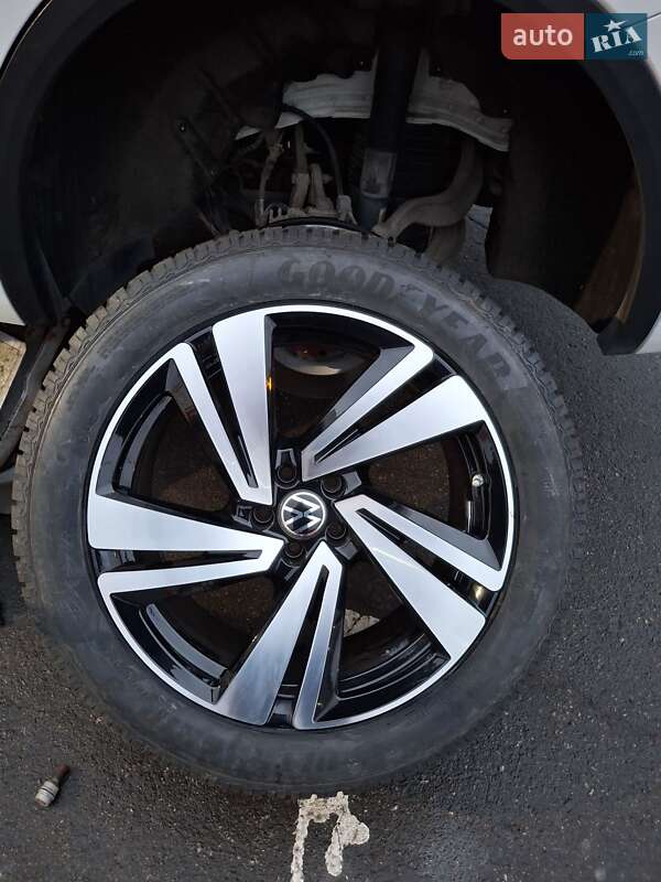 Внедорожник / Кроссовер Volkswagen Touareg 2020 в Киеве фото 4 Внедорожник / Кроссовер Volkswagen Touareg 2020 в Киеве