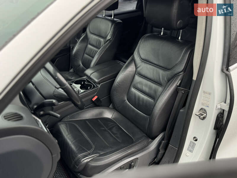 Внедорожник / Кроссовер Volkswagen Touareg 2014 в Киеве фото 30 Внедорожник / Кроссовер Volkswagen Touareg 2014 в Киеве