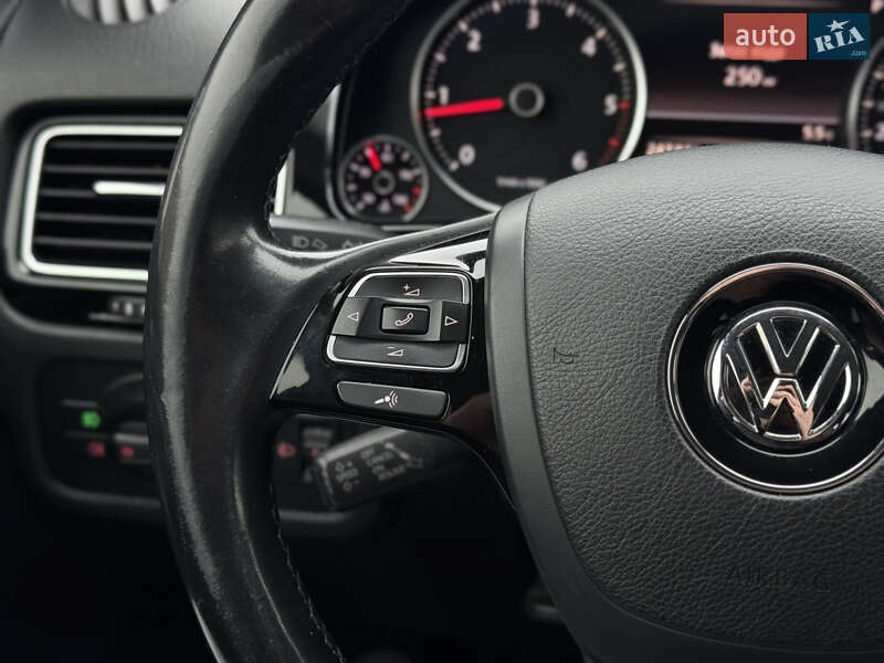 Внедорожник / Кроссовер Volkswagen Touareg 2014 в Киеве фото 41 Внедорожник / Кроссовер Volkswagen Touareg 2014 в Киеве