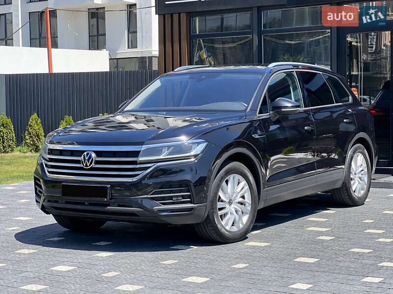 Внедорожник / Кроссовер Volkswagen Touareg 2021 в Ужгороде