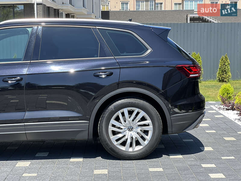 Внедорожник / Кроссовер Volkswagen Touareg 2021 в Ужгороде