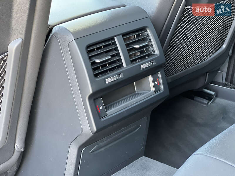 Внедорожник / Кроссовер Volkswagen Touareg 2021 в Ужгороде