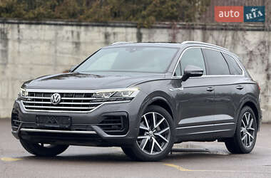 Позашляховик / Кросовер Volkswagen Touareg 2019 в Рівному