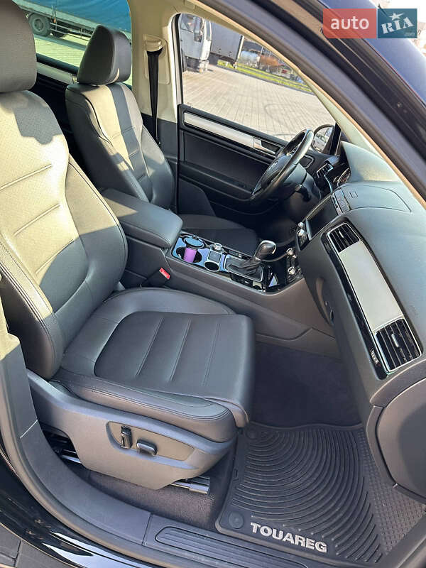 Позашляховик / Кросовер Volkswagen Touareg 2015 в Черкасах фото 13 Позашляховик / Кросовер Volkswagen Touareg 2015 в Черкасах