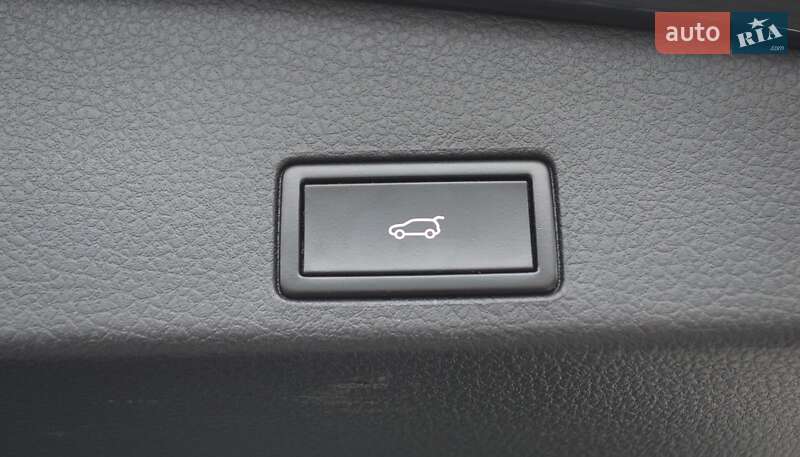 Позашляховик / Кросовер Volkswagen Touareg 2013 в Одесі