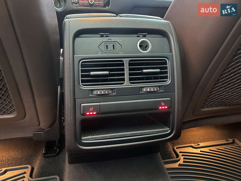 Внедорожник / Кроссовер Volkswagen Touareg 2014 в Николаеве