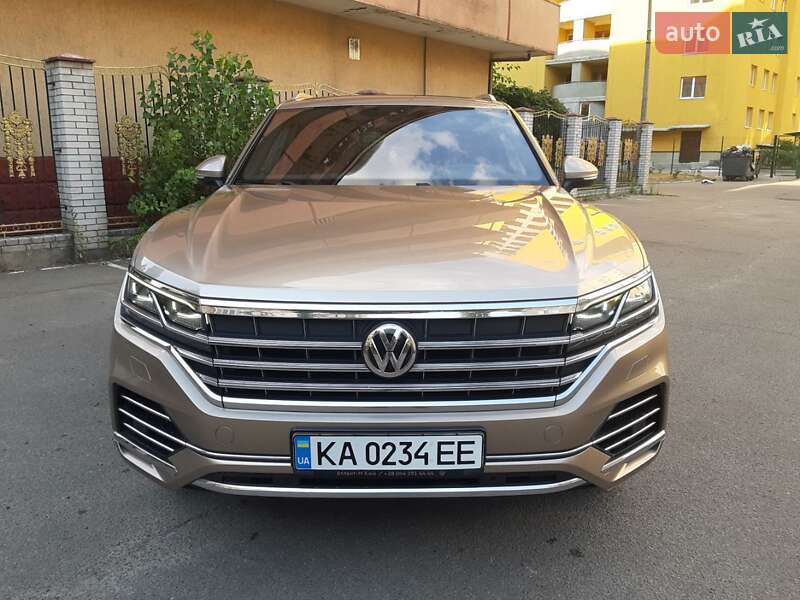 Внедорожник / Кроссовер Volkswagen Touareg 2018 в Киеве