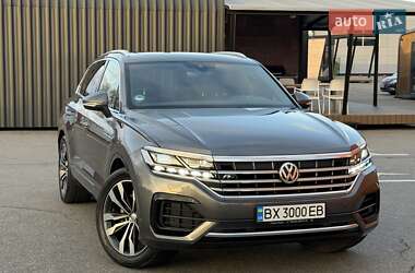 Внедорожник / Кроссовер Volkswagen Touareg 2018 в Киеве