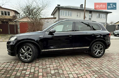 Позашляховик / Кросовер Volkswagen Touareg 2013 в Києві
