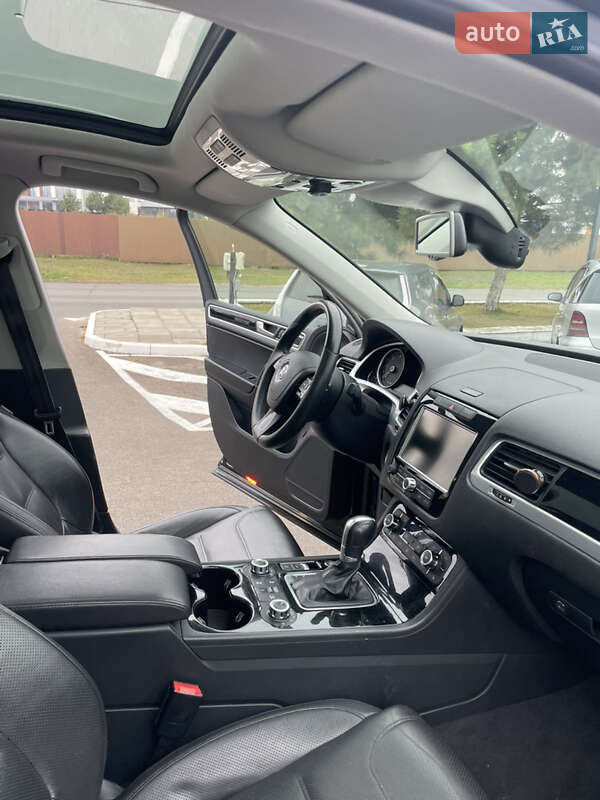 Внедорожник / Кроссовер Volkswagen Touareg 2014 в Киеве фото 11 Внедорожник / Кроссовер Volkswagen Touareg 2014 в Киеве