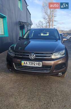 Внедорожник / Кроссовер Volkswagen Touareg 2012 в Киеве
