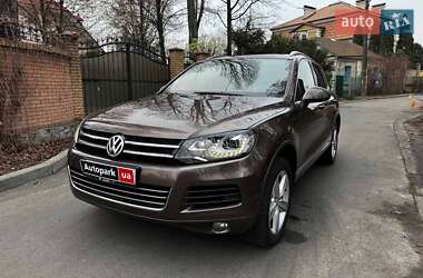 Внедорожник / Кроссовер Volkswagen Touareg 2012 в Киеве