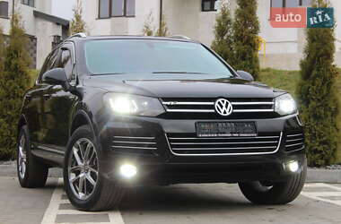 Внедорожник / Кроссовер Volkswagen Touareg 2014 в Ровно