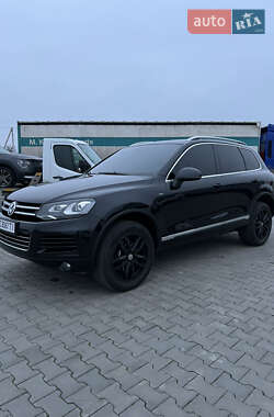 Внедорожник / Кроссовер Volkswagen Touareg 2011 в Луцке