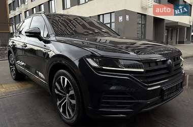 Позашляховик / Кросовер Volkswagen Touareg 2021 в Києві