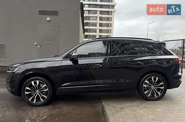 Позашляховик / Кросовер Volkswagen Touareg 2021 в Києві