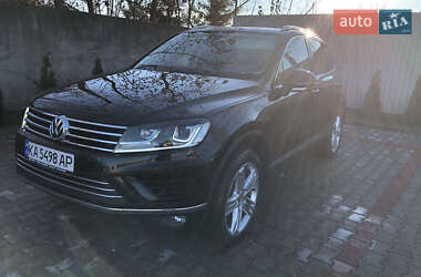 Внедорожник / Кроссовер Volkswagen Touareg 2014 в Ровно