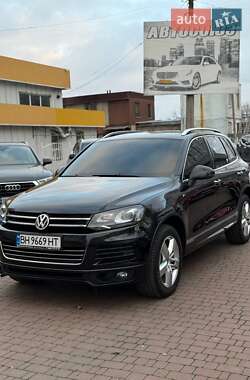 Позашляховик / Кросовер Volkswagen Touareg 2013 в Одесі
