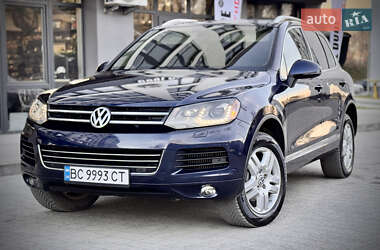 Позашляховик / Кросовер Volkswagen Touareg 2011 в Новояворівську