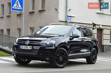 Внедорожник / Кроссовер Volkswagen Touareg 2014 в Киеве