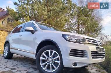 Внедорожник / Кроссовер Volkswagen Touareg 2014 в Ровно