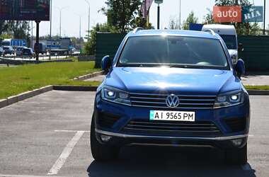 Позашляховик / Кросовер Volkswagen Touareg 2015 в Києві