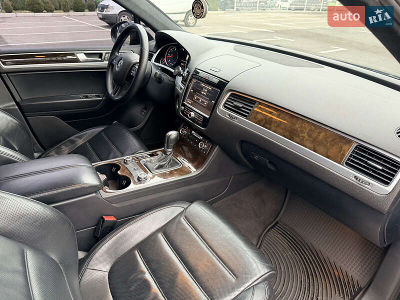 Позашляховик / Кросовер Volkswagen Touareg 2014 в Києві фото 16 Позашляховик / Кросовер Volkswagen Touareg 2014 в Києві