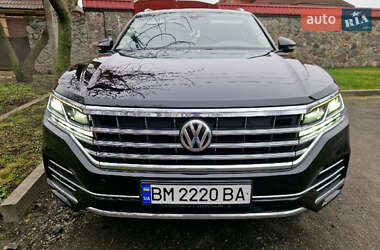 Внедорожник / Кроссовер Volkswagen Touareg 2018 в Ромнах