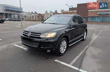 Внедорожник / Кроссовер Volkswagen Touareg 2012 в Киеве