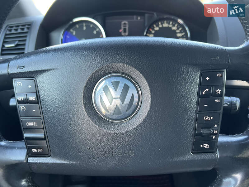 Внедорожник / Кроссовер Volkswagen Touareg 2008 в Черновцах