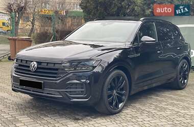 Позашляховик / Кросовер Volkswagen Touareg 2021 в Чернівцях
