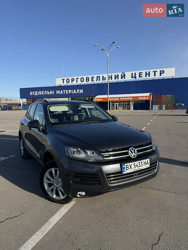 Позашляховик / Кросовер Volkswagen Touareg 2011 в Кам'янець-Подільському