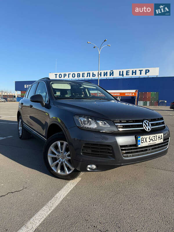 Позашляховик / Кросовер Volkswagen Touareg 2011 в Кам'янець-Подільському