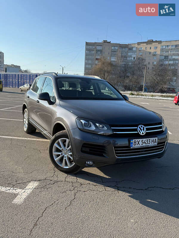 Позашляховик / Кросовер Volkswagen Touareg 2011 в Кам'янець-Подільському