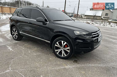 Внедорожник / Кроссовер Volkswagen Touareg 2011 в Черновцах