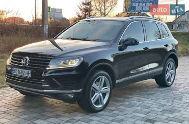 Внедорожник / Кроссовер Volkswagen Touareg 2014 в Староконстантинове