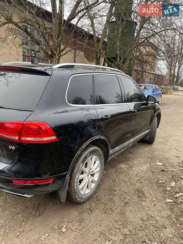 Позашляховик / Кросовер Volkswagen Touareg 2012 в Кам'янець-Подільському