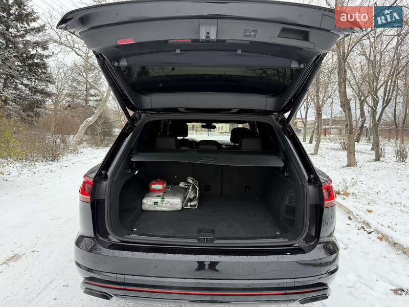 Внедорожник / Кроссовер Volkswagen Touareg 2018 в Кривом Роге фото 16 Внедорожник / Кроссовер Volkswagen Touareg 2018 в Кривом Роге