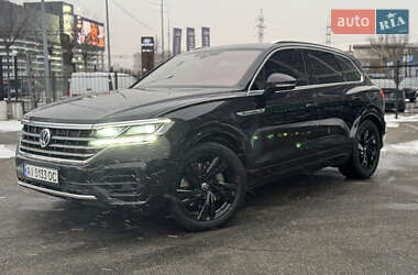 Позашляховик / Кросовер Volkswagen Touareg 2018 в Києві