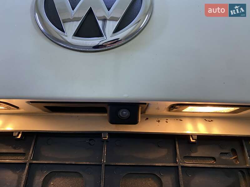 Внедорожник / Кроссовер Volkswagen Touareg 2011 в Умани