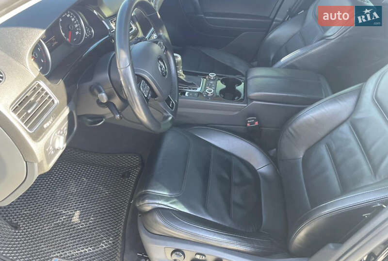 Позашляховик / Кросовер Volkswagen Touareg 2012 в Львові