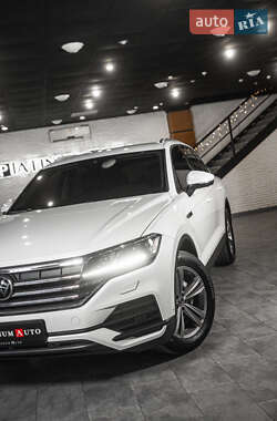 Внедорожник / Кроссовер Volkswagen Touareg 2021 в Одессе