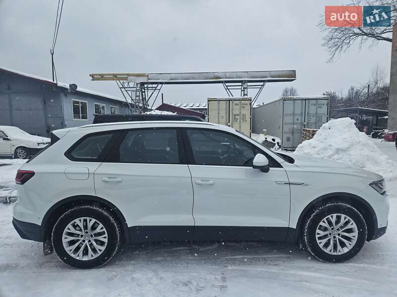 Позашляховик / Кросовер Volkswagen Touareg 2019 в Полтаві