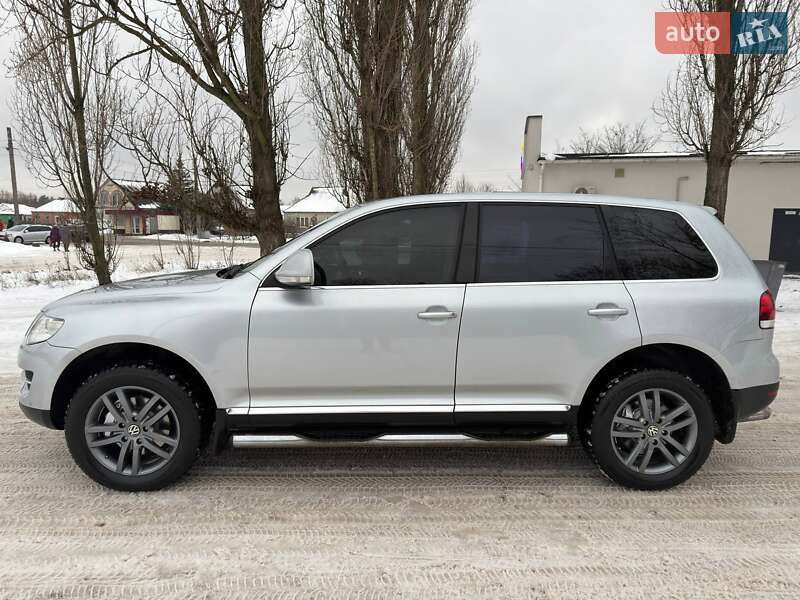 Внедорожник / Кроссовер Volkswagen Touareg 2008 в Ахтырке