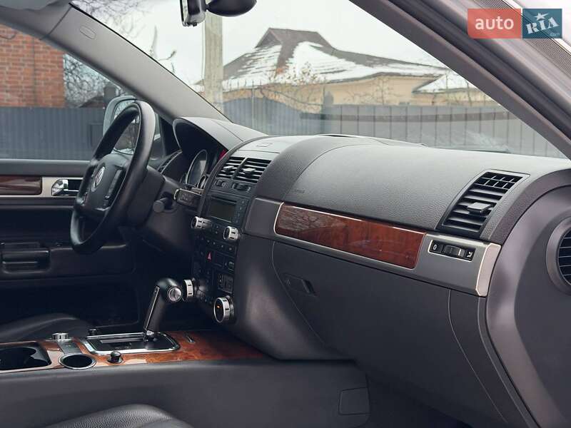 Внедорожник / Кроссовер Volkswagen Touareg 2008 в Ахтырке